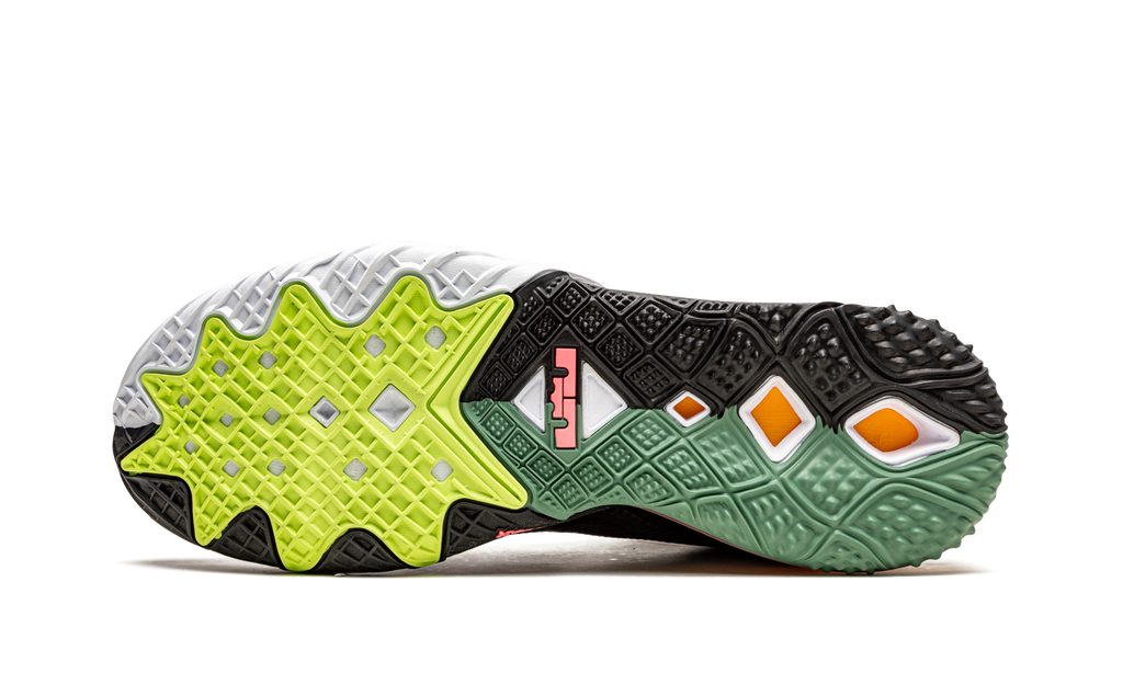 LeBron 18 Low "Bugs vs Marvin" CV7562 005