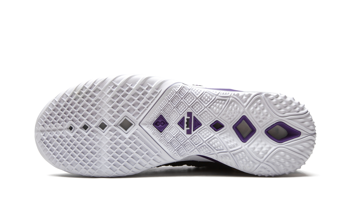 Lebron 18 "Lakers" CQ9283 004